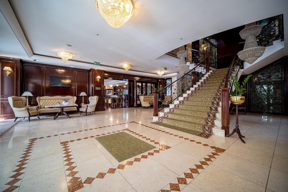 Hotel President Solin Exterior photo